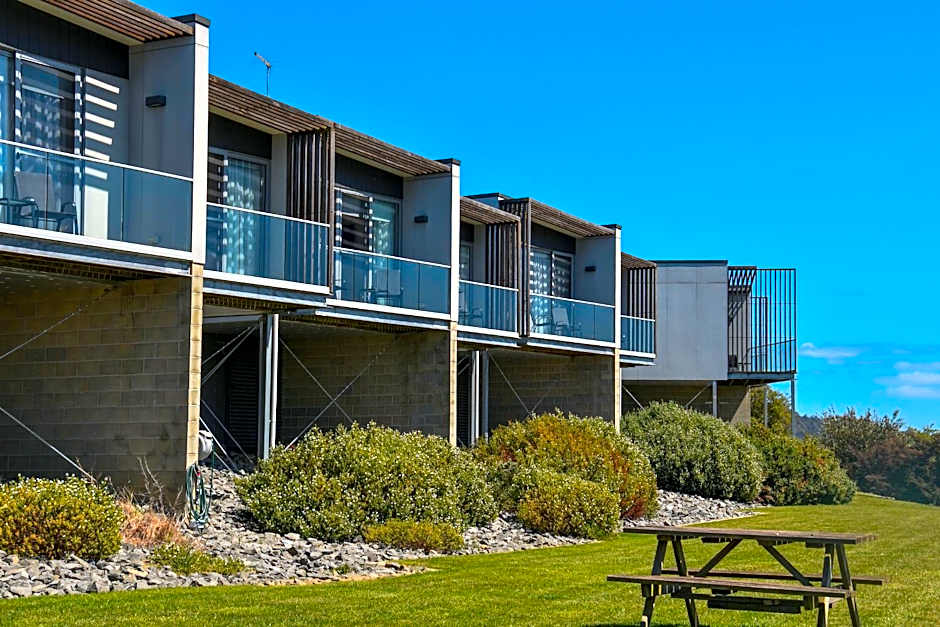 Rosevears Riverview Hotel