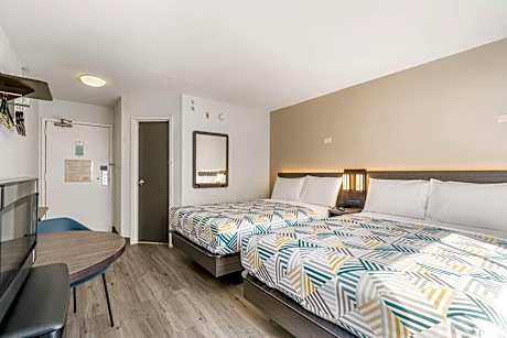 Quadruple Room - Non-Smoking