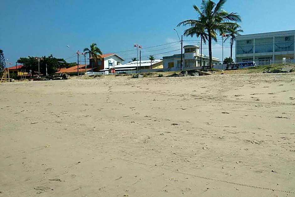 CASA - FRENTE PARA O MAR