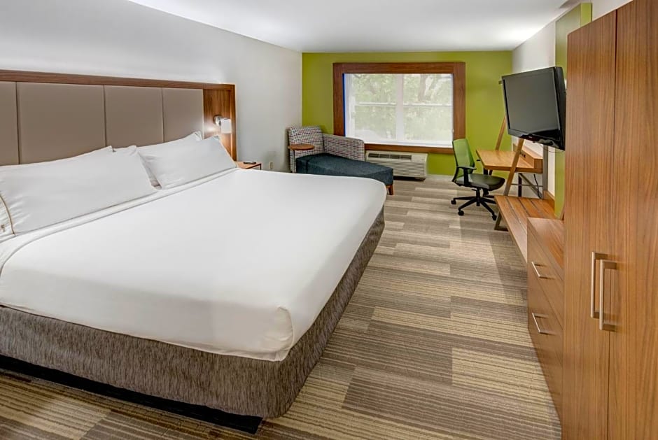 Holiday Inn Express Woodbridge By IHG