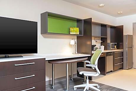 King Studio Suite - Mobility Access/Non-Smoking