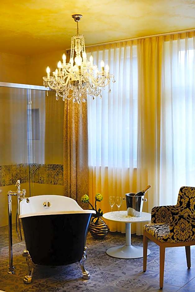 MOMENTS Boutique Hotel