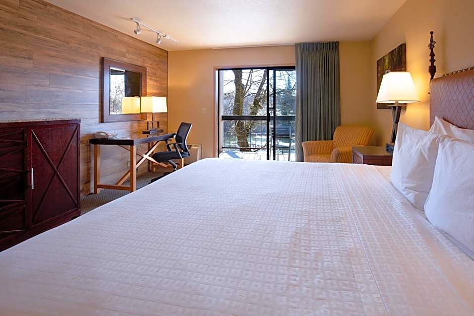 Riverside Inn