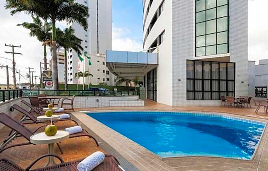 Quality Suites Natal