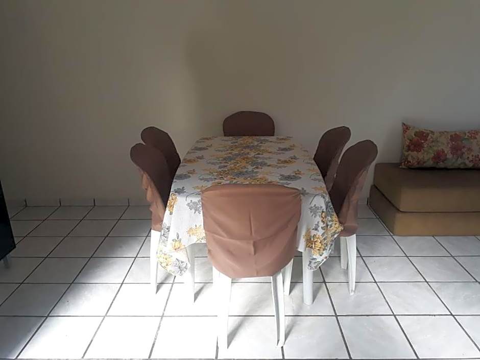 Casas em Condomínio próximo da praia com 2 dormitórios, churrasqueira e 3 vagas de garagem