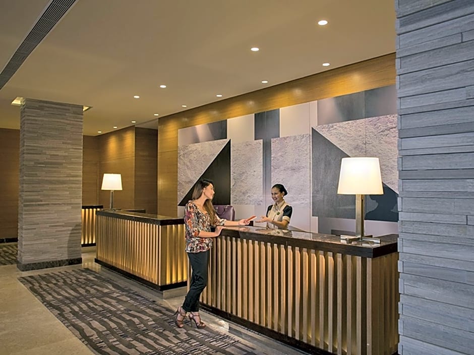 Holiday Inn & Suites Makati