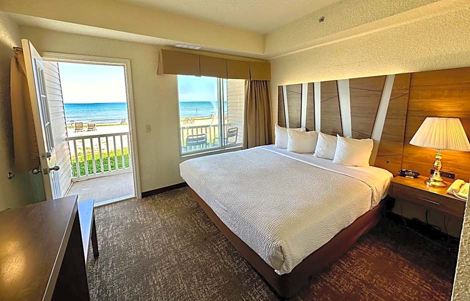 Mackinaw Beach And Bay All Suites Resort