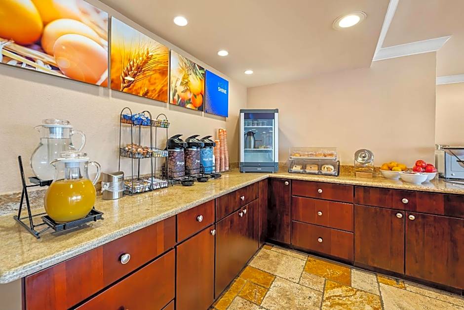 Comfort Inn & Suites Salinas City Center Area