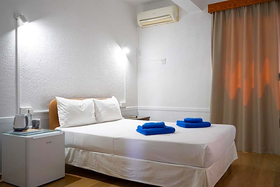 Le Village Hotel
