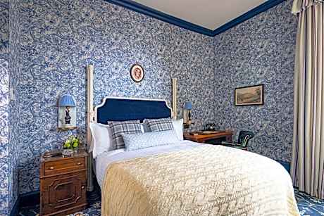 King Accesible Graduate Room