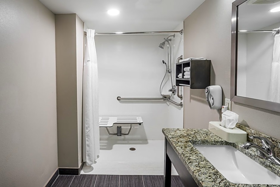 Baymont by Wyndham Clarksville