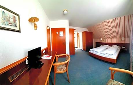 Deluxe Double Room with Shower