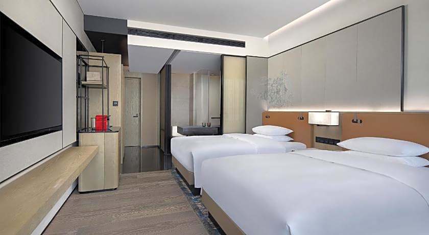 Courtyard by Marriott Luoyang