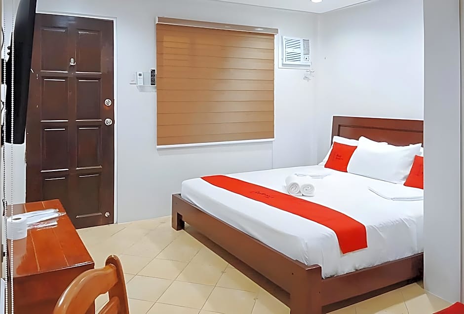 RedDoorz @ Davids Travellers Inn Cavite