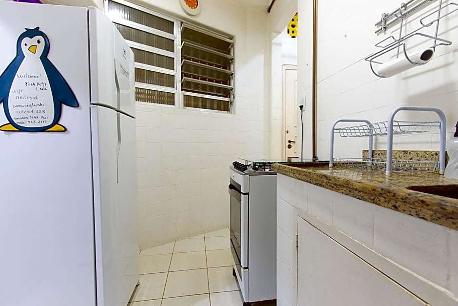 Ipanema: Comfortable 2-Bedroom, Beachside