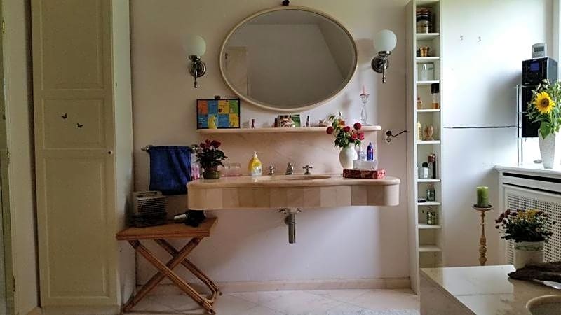 Zimmer mit Teichblick