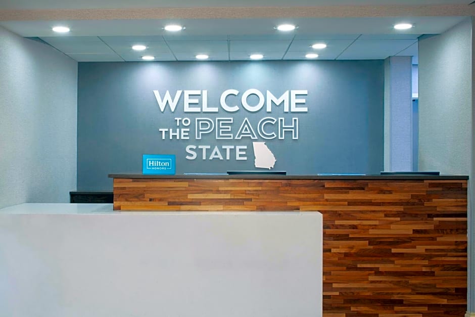 Hampton Inn By Hilton And Suites Atlanta Airport