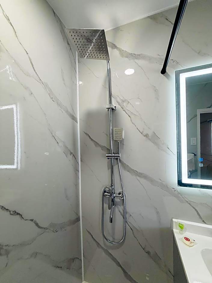 AC Suites