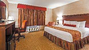 Photo 1 of 15 of 2 Queen Beds, Mobility Accessible, Bathtub