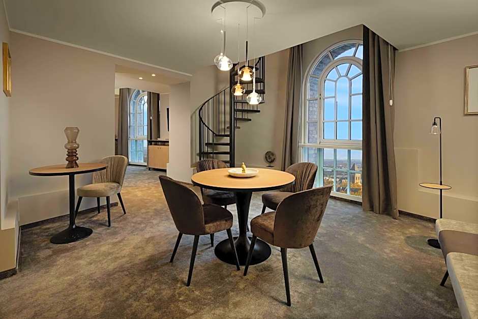 Wasserturm Hotel Cologne, Curio Collection by Hilton