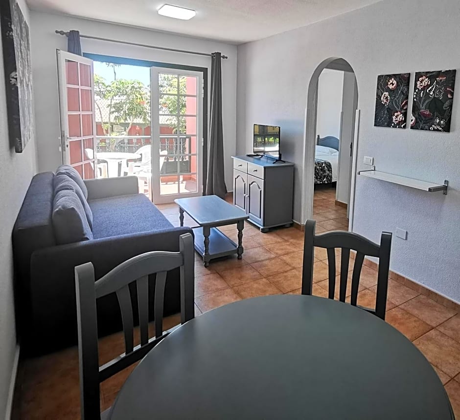 Apartamentos Oasis San Antonio