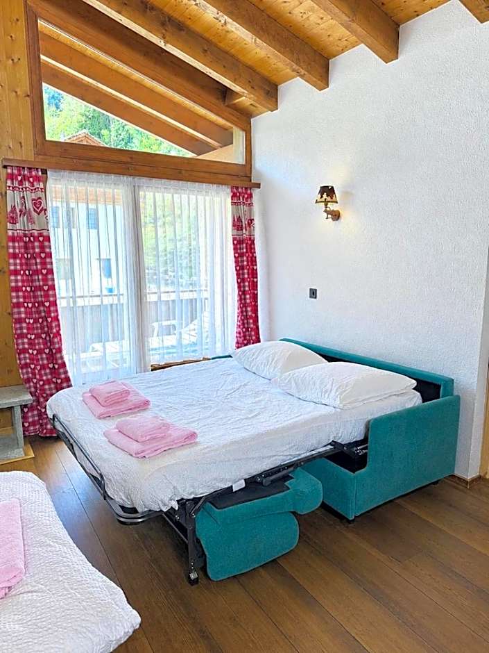 Hotel Between