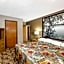 Super 8 by Wyndham Blue Earth