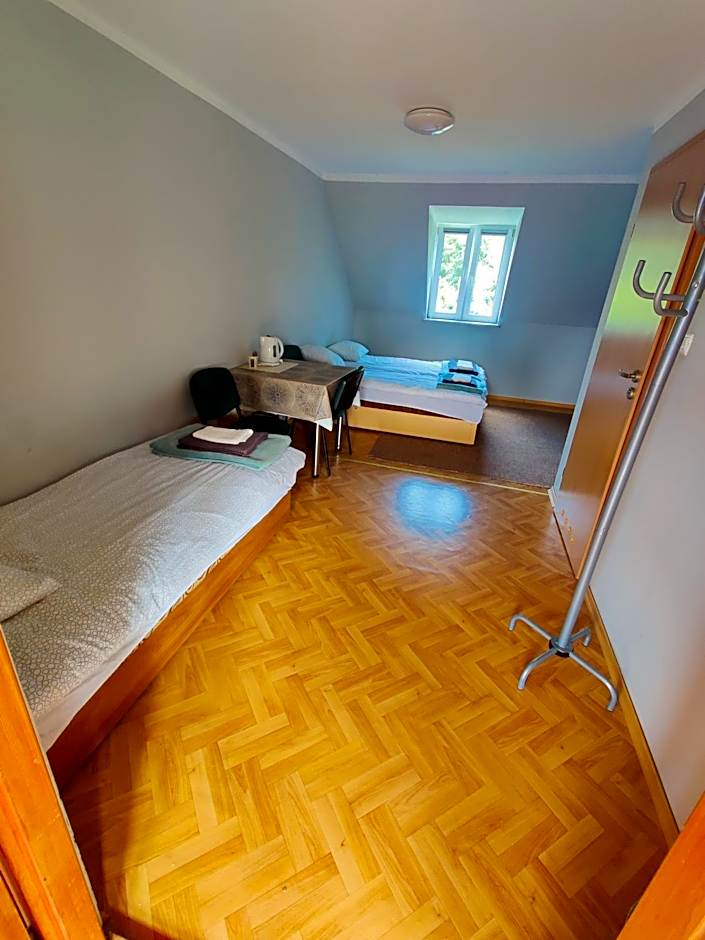 Pod bocianim gniazdem