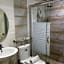 Dreamwave Hotel Lemery
