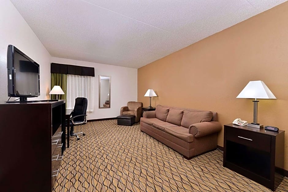 Quality Inn & Suites Matteson near I-57