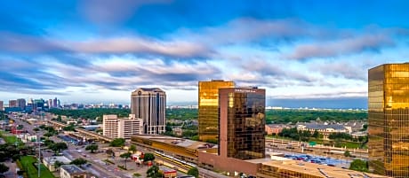DoubleTree by Hilton Hotel Dallas Campbell Centre