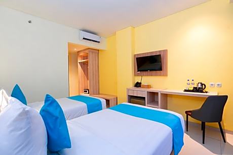 Grand Studio Twin Bed with Window City View