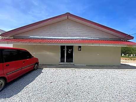 Reds Roomstay Pantai Penarik Setiu