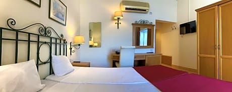 Twin Room with Sea View