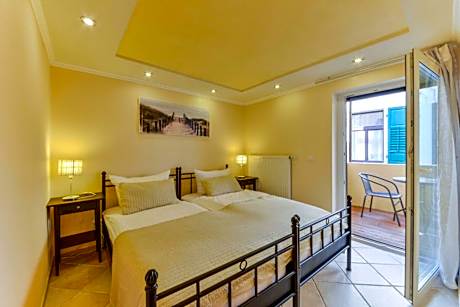 Studio Apartment (2 Adults)