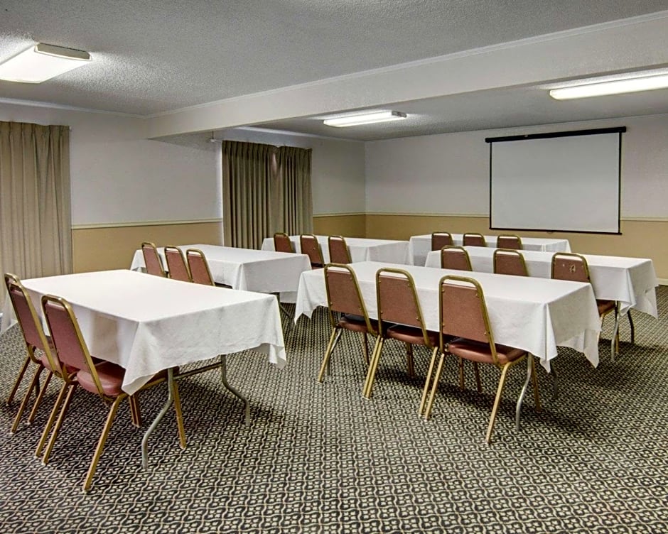 Rodeway Inn Conference Center El Dorado
