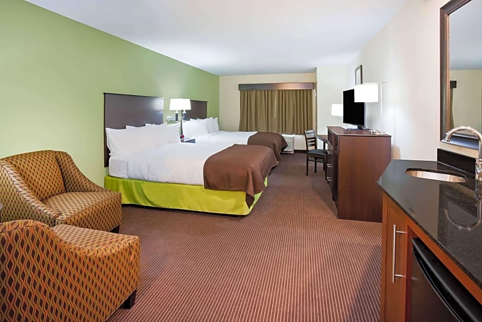 Photo 1 of 1 of 2 Queen Beds, Mobility Accessible