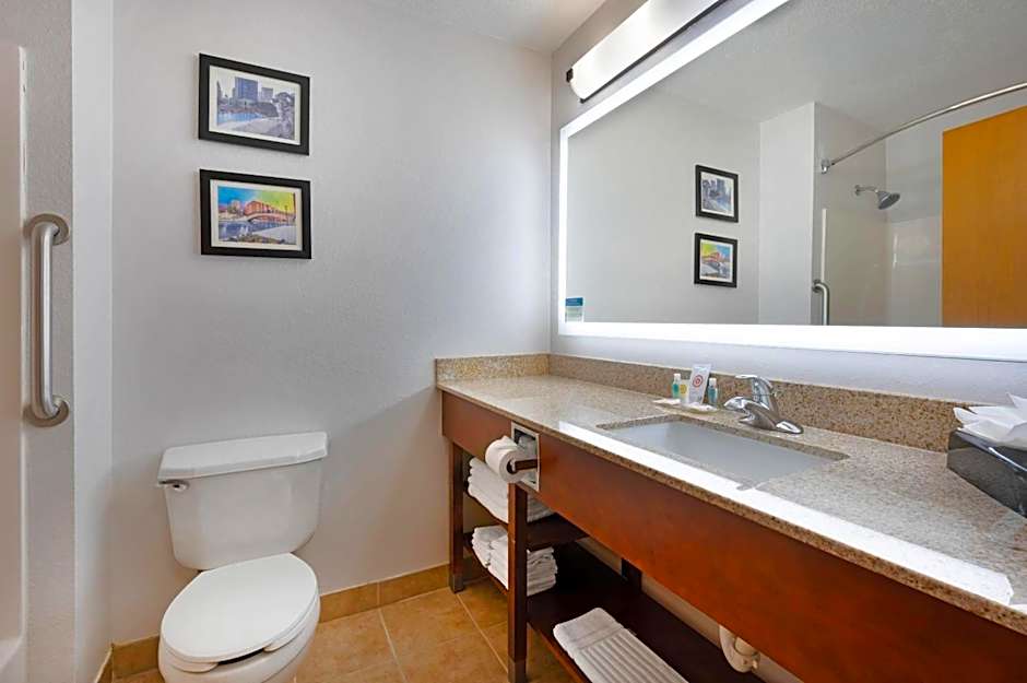 Comfort Inn & Suites North Greenfield