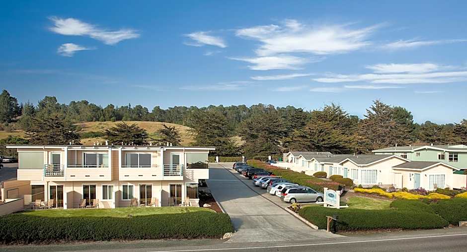 Cambria Landing Inn and Suites