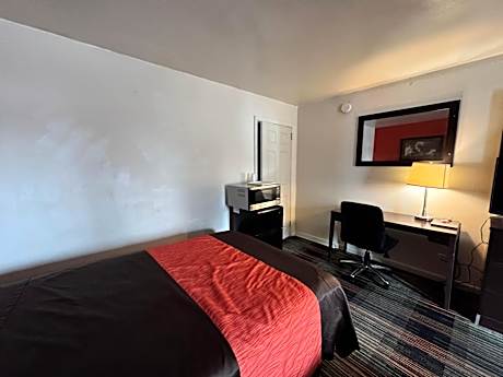 1 King Bed & 2 Full Bed