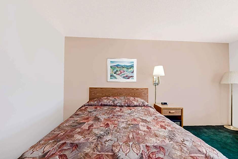 Super 8 by Wyndham Belle Fourche SD