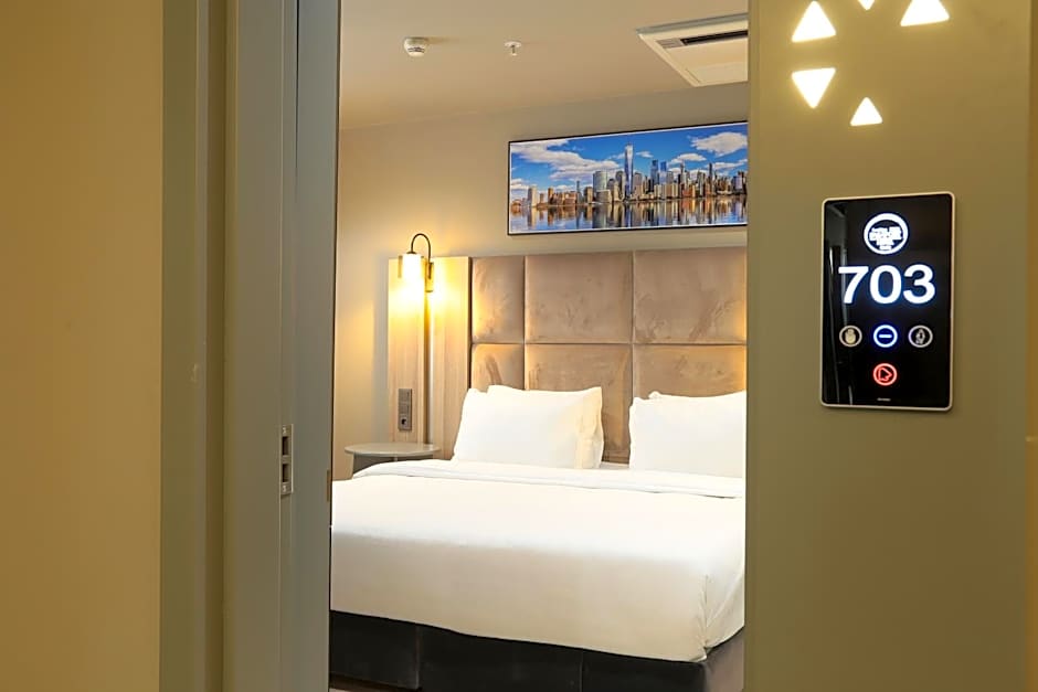 Pasaport Pier Hotel