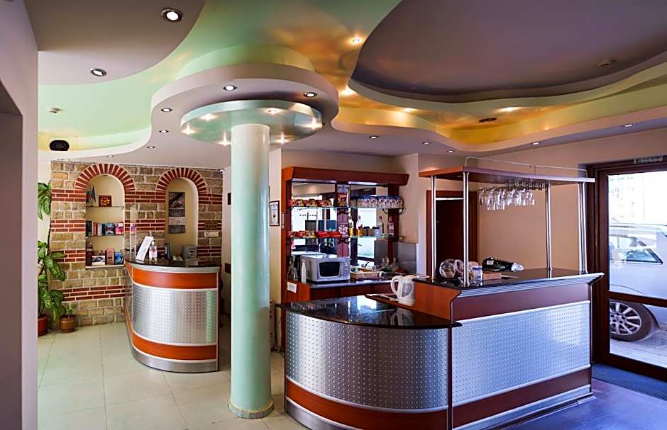 Dionis Hotel