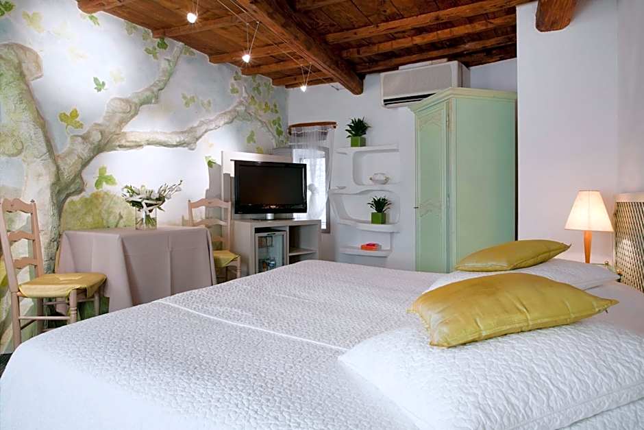 Le Castellas Hotel & SPA - TERITORIA