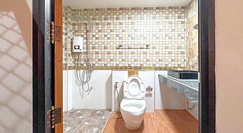 Chiangmai Lanna & Modern Loft Hotel