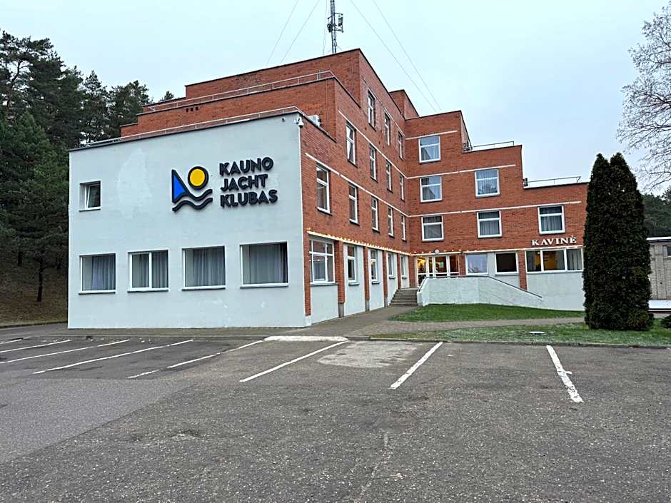 KAUNO JACHTKLUBAS Baltosios Burės
