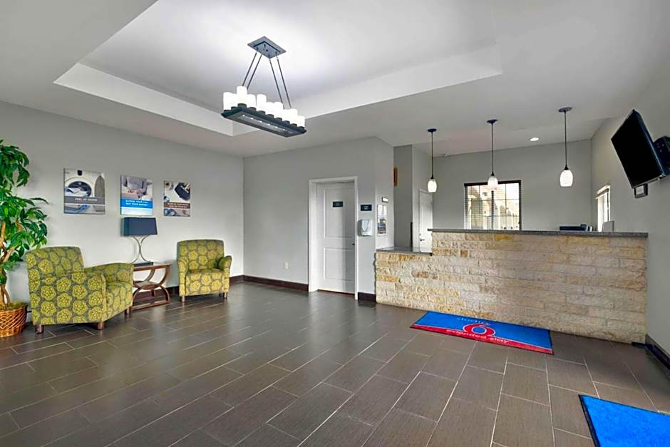 Studio 6-Pleasanton, TX