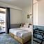 Castor & Pollux Hotel