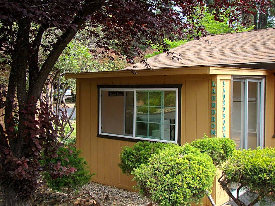 Ponderosa Gardens Motel