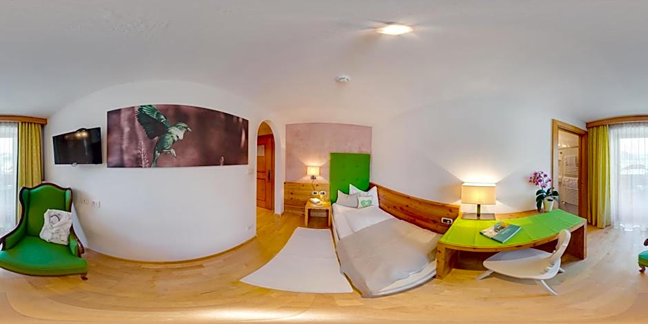 Photo 1 of 4 of Single Room